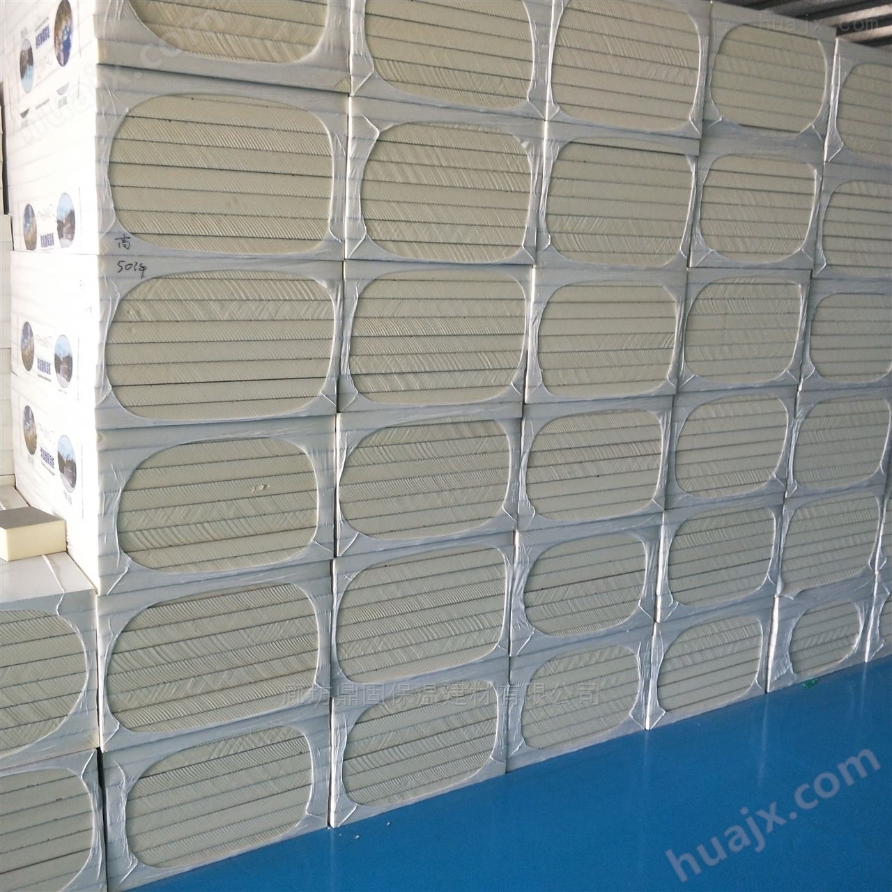 80厚芜湖市聚氨酯硬质屋面保温板使用寿命长