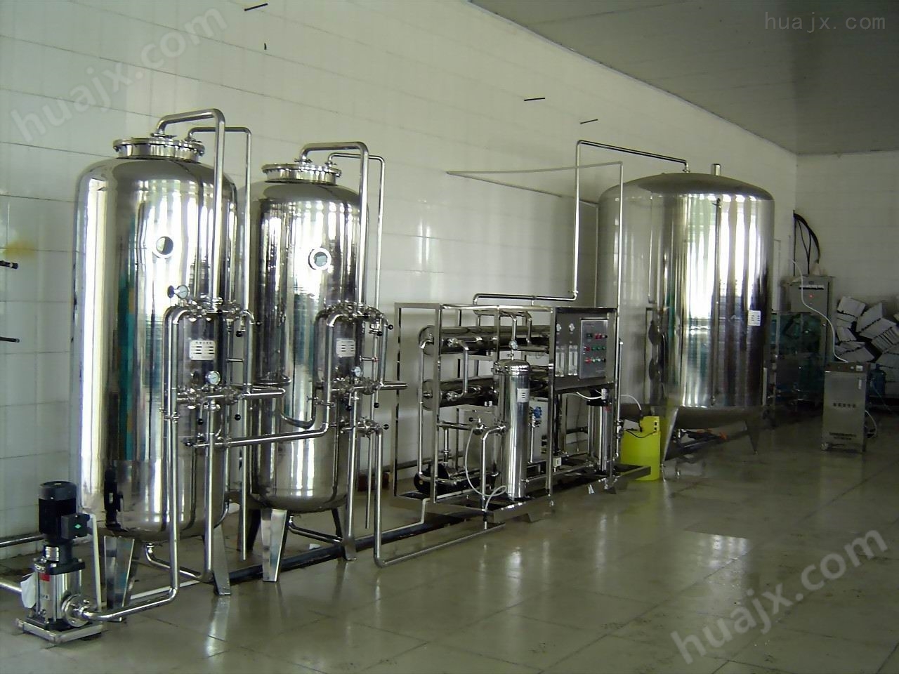 大量出售二手易拉罐啤酒厂设备